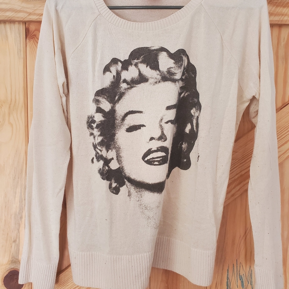 Marilyn Monroe sweater
